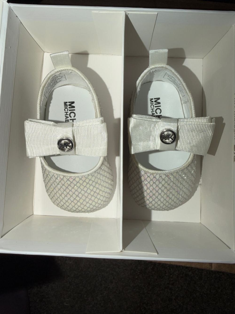 Michael Kors White Baby Mary Jane with Bow - Picture 2 of 6